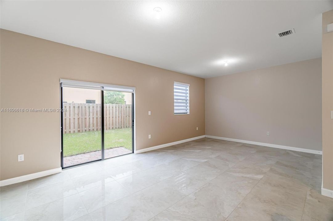 For Sale: $389,000 (3 beds, 2 baths, 1642 Square Feet)