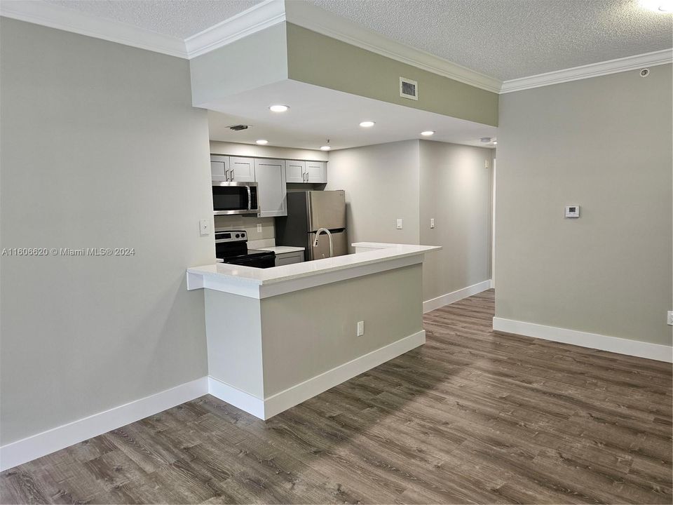 For Rent: $2,550 (2 beds, 2 baths, 1076 Square Feet)