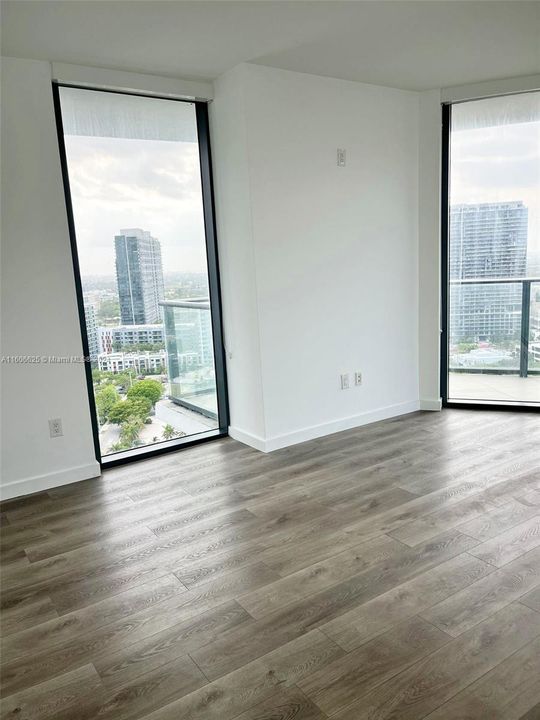 Active With Contract: $4,100 (2 beds, 2 baths, 1141 Square Feet)