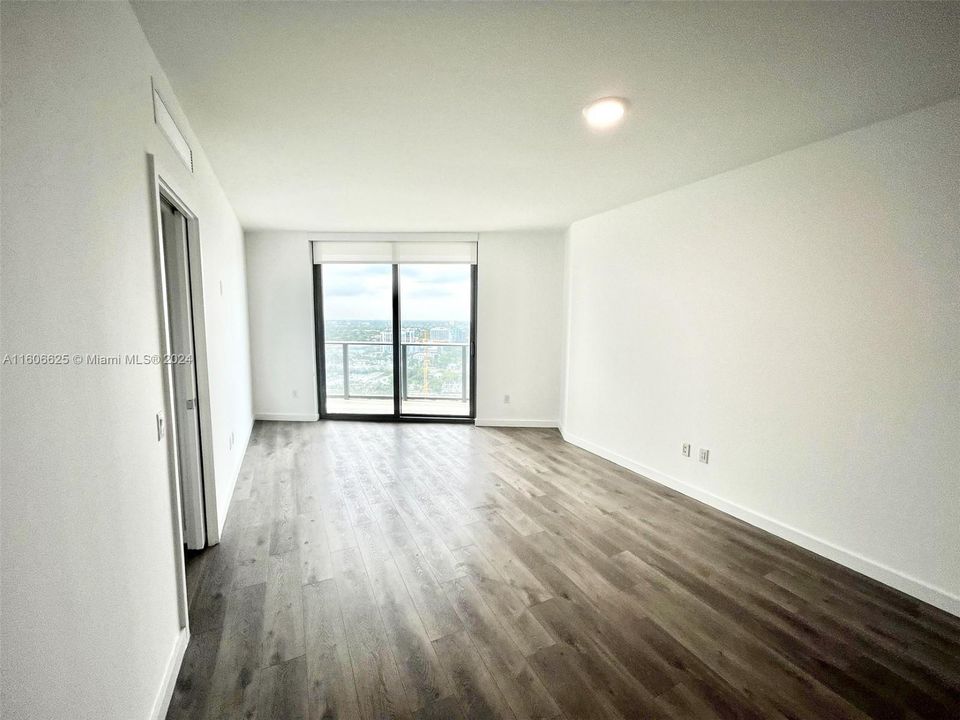 Active With Contract: $4,100 (2 beds, 2 baths, 1141 Square Feet)