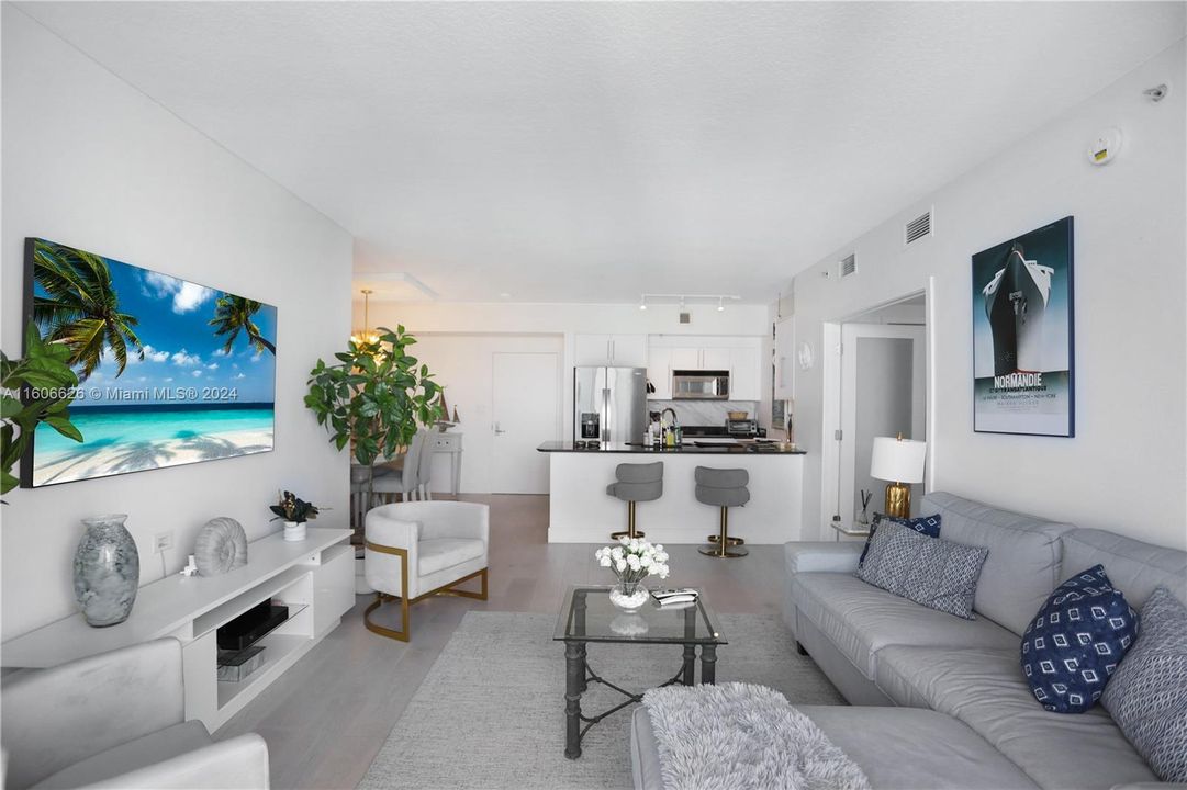 Active With Contract: $4,200 (2 beds, 2 baths, 1169 Square Feet)