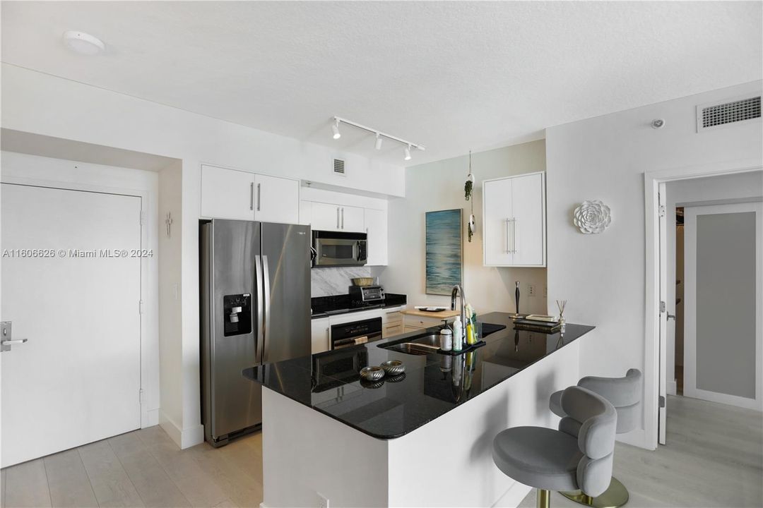 Active With Contract: $4,200 (2 beds, 2 baths, 1169 Square Feet)