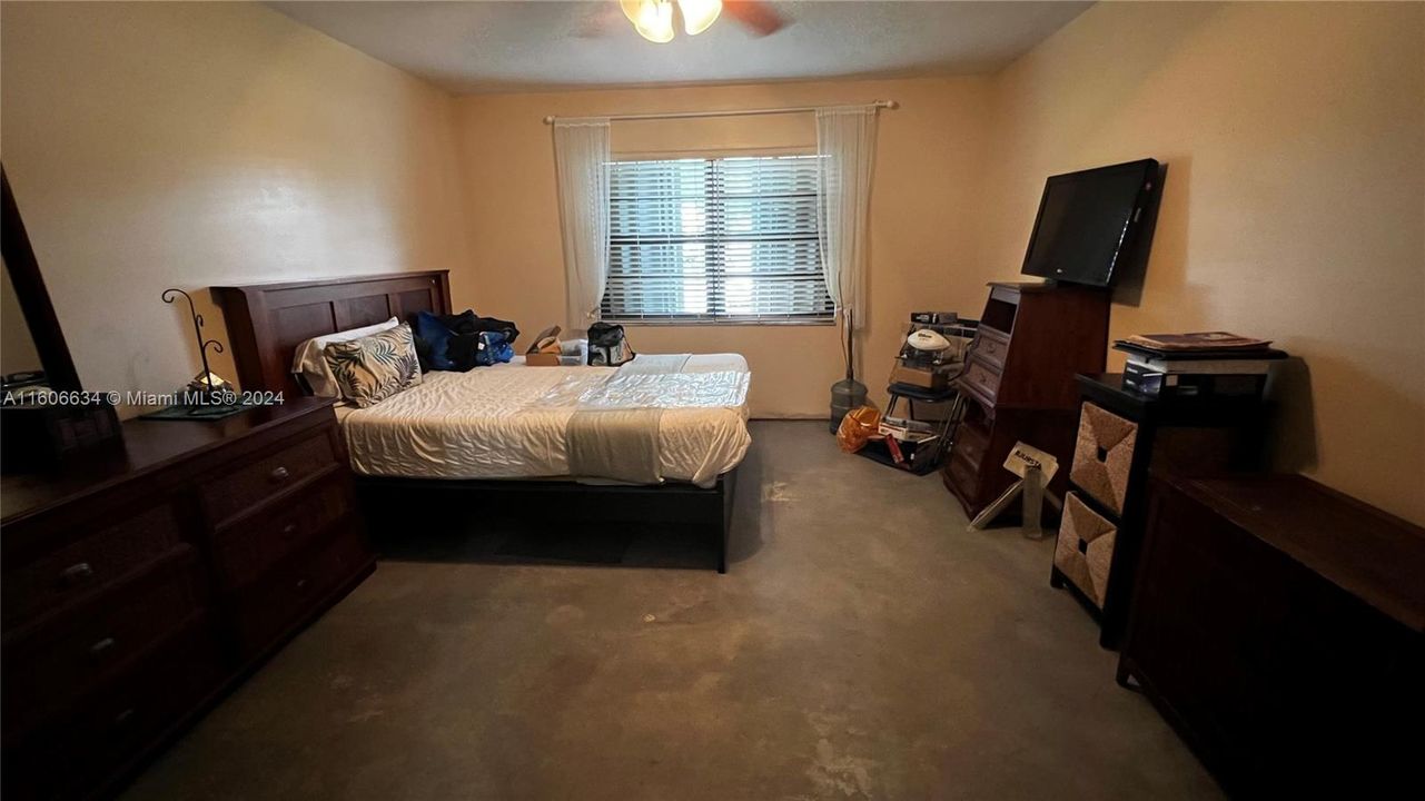 For Sale: $185,000 (2 beds, 2 baths, 1015 Square Feet)