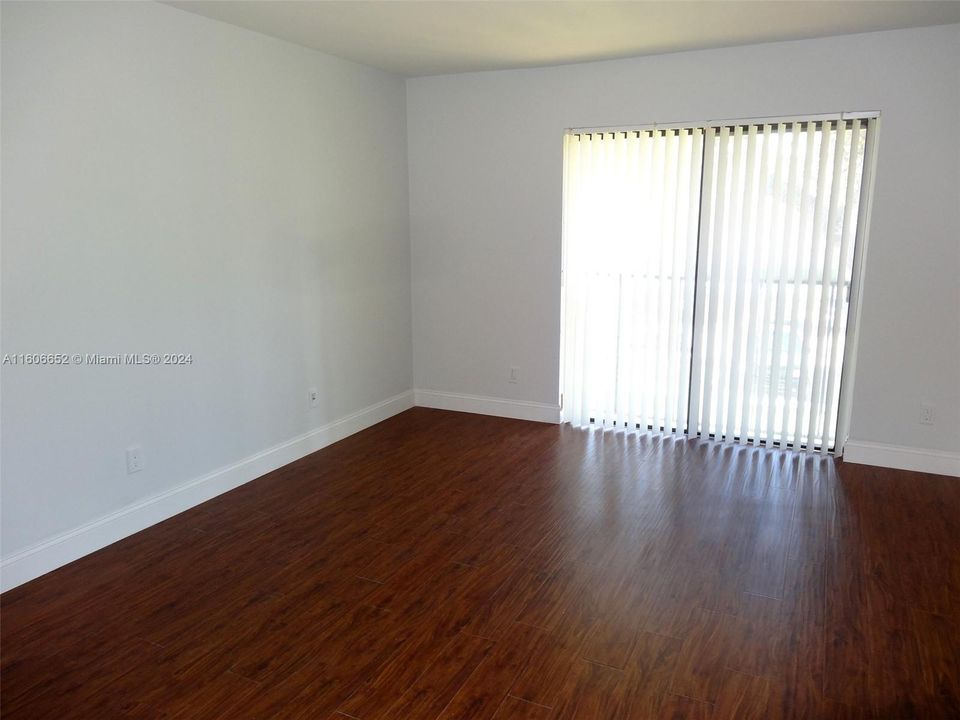 For Rent: $2,200 (2 beds, 2 baths, 875 Square Feet)