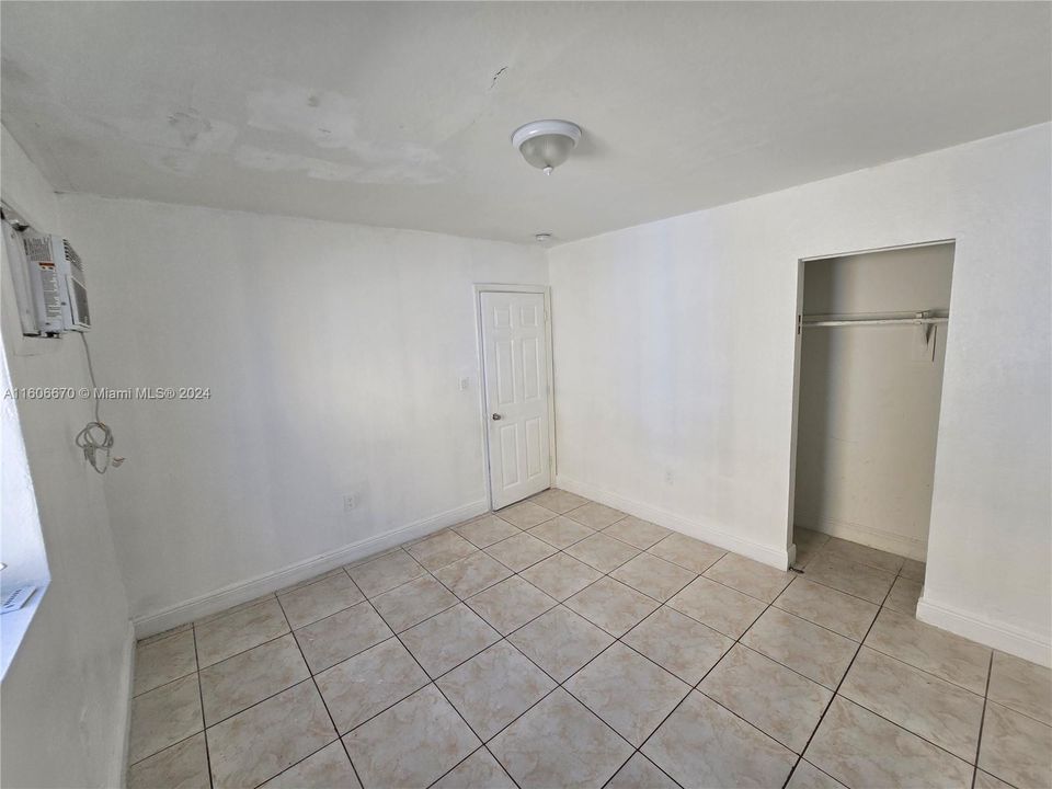 For Rent: $2,000 (2 beds, 1 baths, 490 Square Feet)