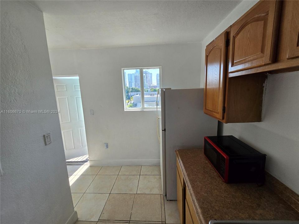 For Rent: $2,000 (2 beds, 1 baths, 490 Square Feet)