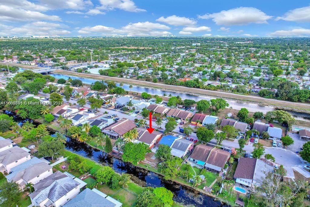 Active With Contract: $399,000 (3 beds, 2 baths, 1408 Square Feet)