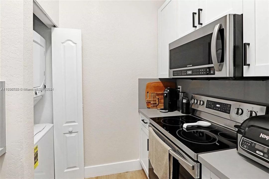 Recently Rented: $2,300 (1 beds, 1 baths, 652 Square Feet)