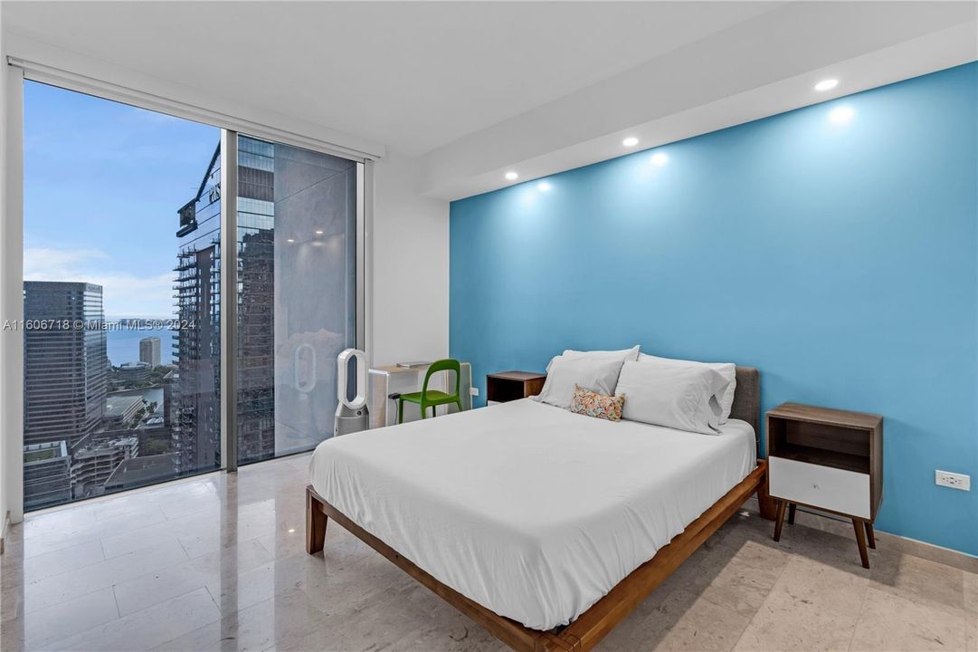 For Sale: $1,199,000 (2 beds, 2 baths, 1249 Square Feet)