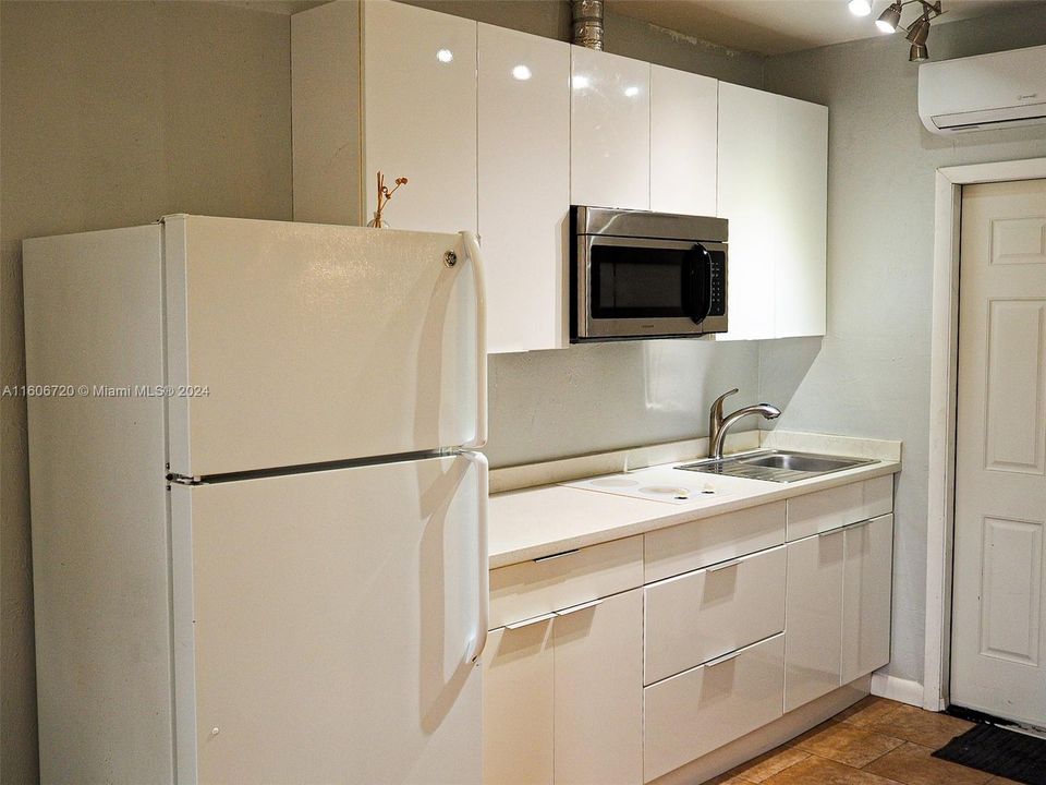 Recently Rented: $1,500 (1 beds, 1 baths, 0 Square Feet)