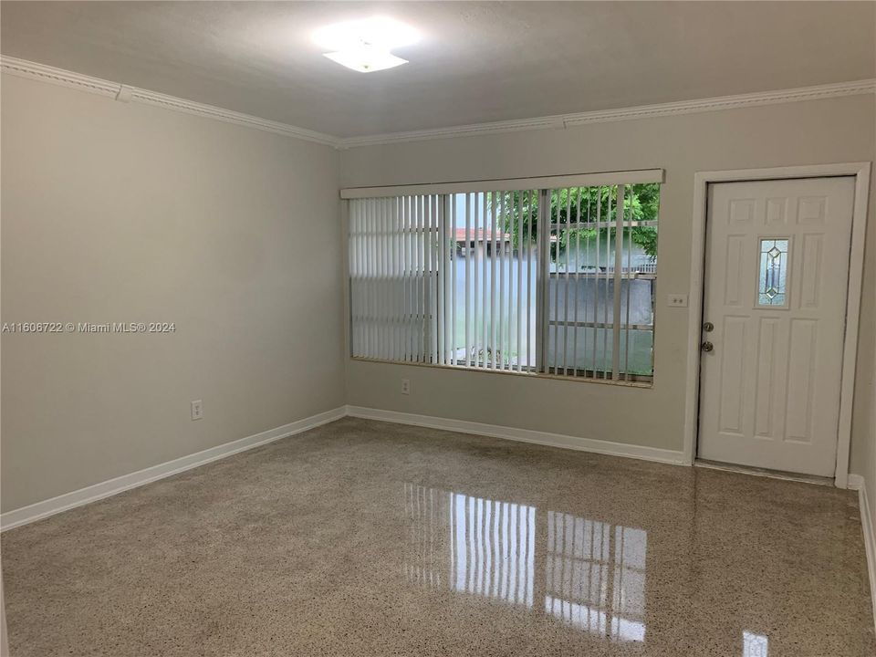 Active With Contract: $3,200 (3 beds, 1 baths, 1220 Square Feet)