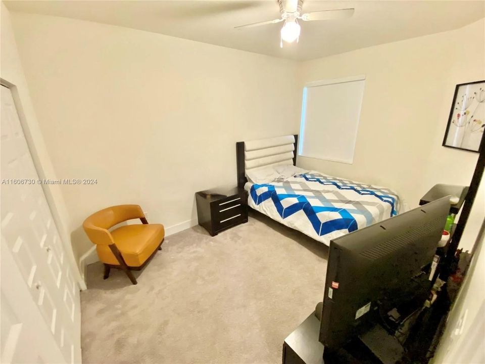 Recently Rented: $4,100 (3 beds, 2 baths, 1610 Square Feet)