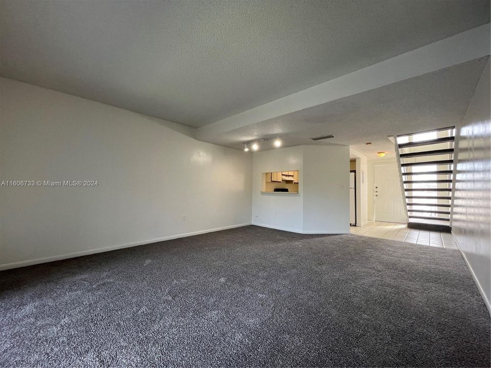 For Rent: $2,000 (2 beds, 2 baths, 1032 Square Feet)