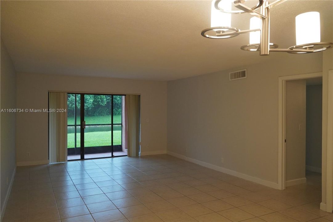 For Sale: $314,500 (2 beds, 2 baths, 1256 Square Feet)