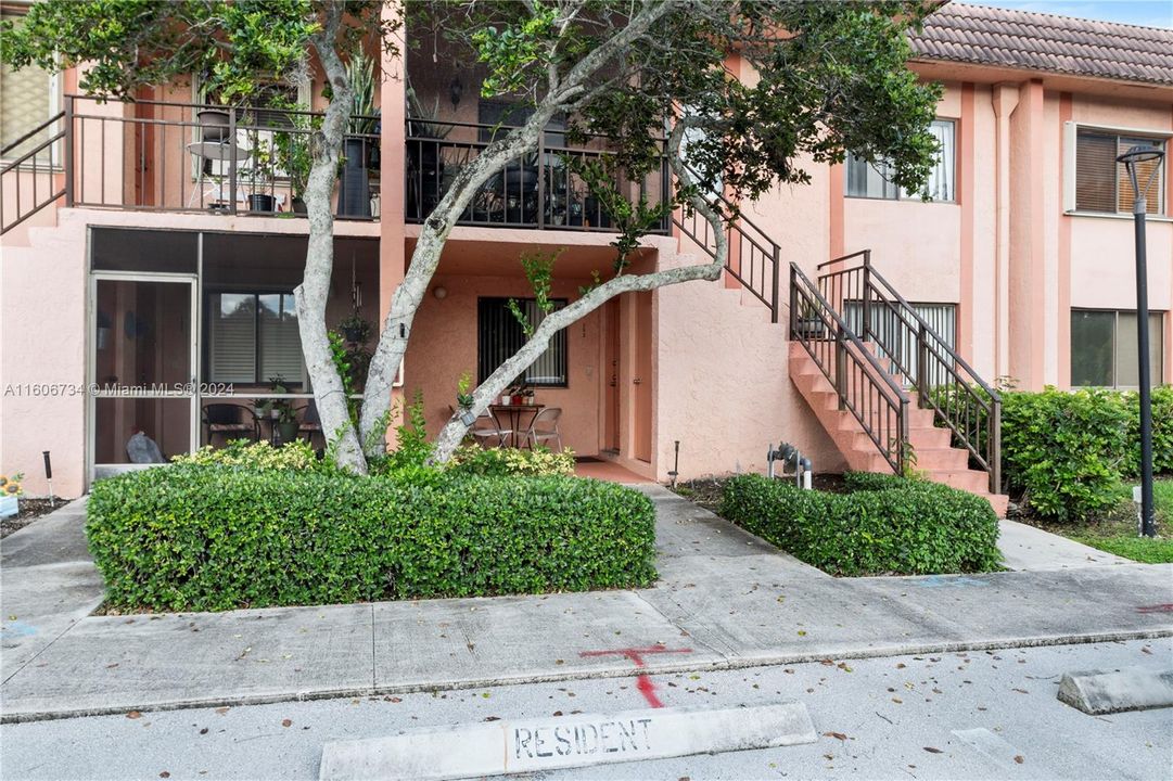 For Sale: $314,500 (2 beds, 2 baths, 1256 Square Feet)