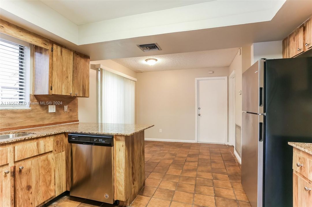 For Rent: $3,485 (3 beds, 2 baths, 2356 Square Feet)