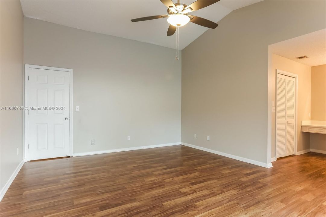 For Rent: $3,345 (3 beds, 2 baths, 2356 Square Feet)