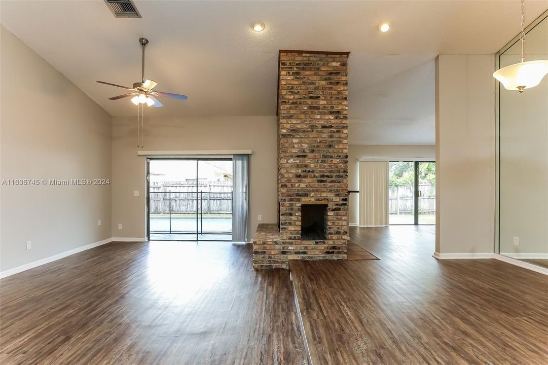 For Rent: $3,345 (3 beds, 2 baths, 2356 Square Feet)
