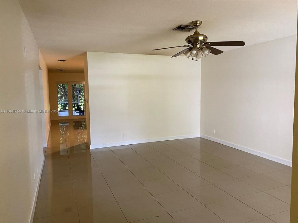 For Rent: $2,900 (3 beds, 2 baths, 3214 Square Feet)