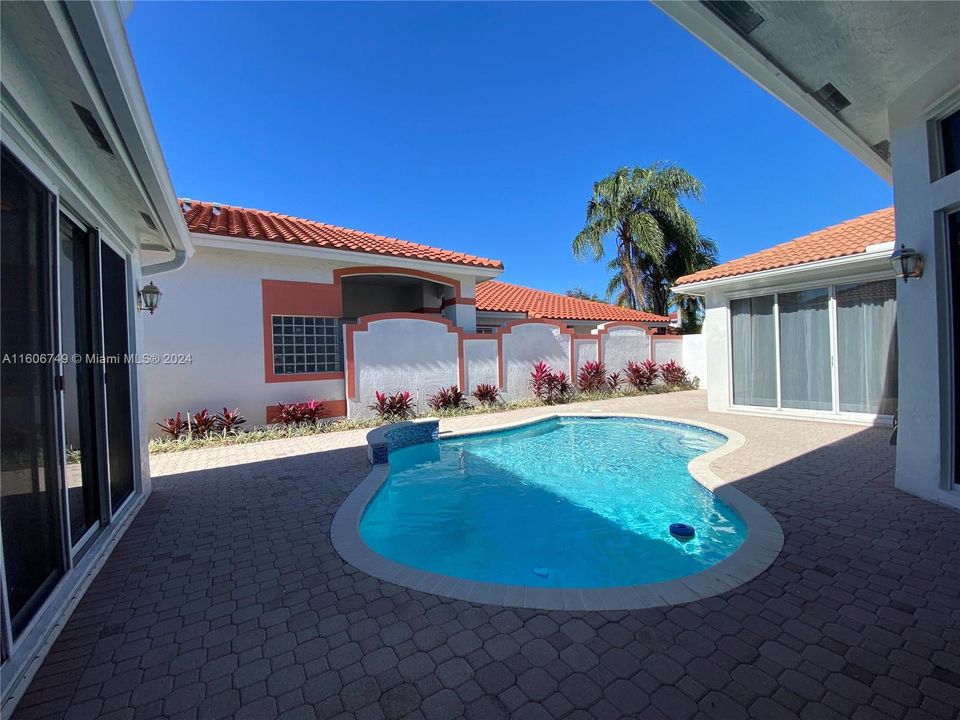 Active With Contract: $4,300 (3 beds, 2 baths, 2168 Square Feet)