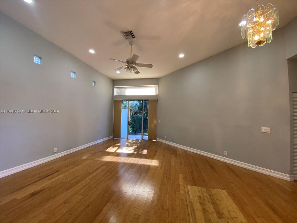 Active With Contract: $4,300 (3 beds, 2 baths, 2168 Square Feet)