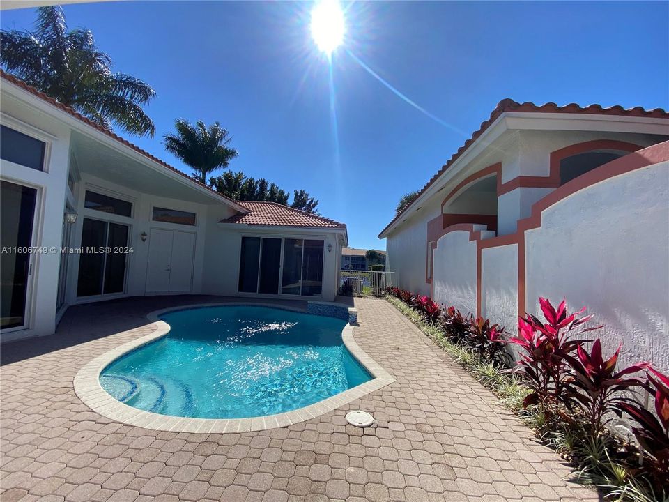 Active With Contract: $4,300 (3 beds, 2 baths, 2168 Square Feet)