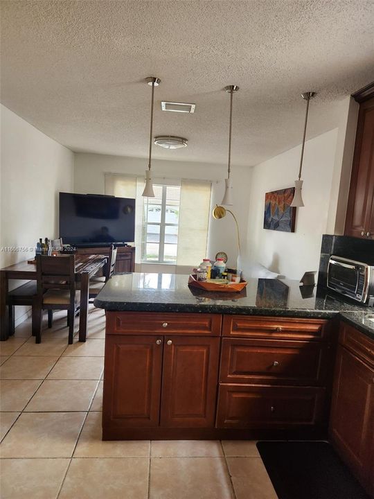 For Rent: $4,100 (4 beds, 2 baths, 1692 Square Feet)
