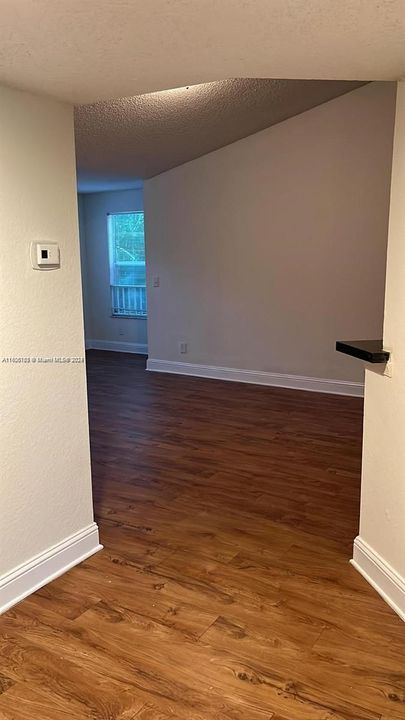 For Rent: $2,300 (2 beds, 2 baths, 1105 Square Feet)