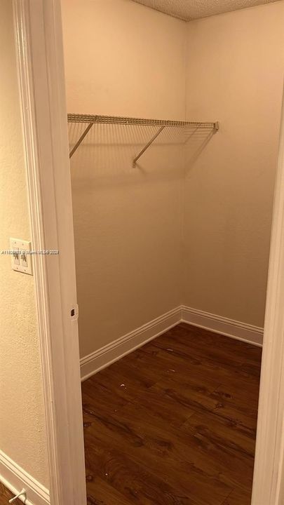 For Rent: $2,300 (2 beds, 2 baths, 1105 Square Feet)