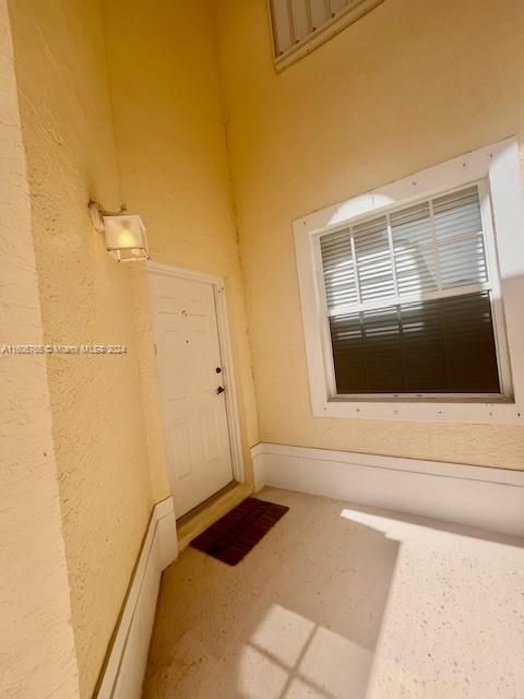 For Rent: $2,800 (2 beds, 2 baths, 1253 Square Feet)