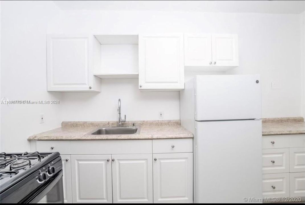 For Rent: $1,900 (1 beds, 1 baths, 440 Square Feet)