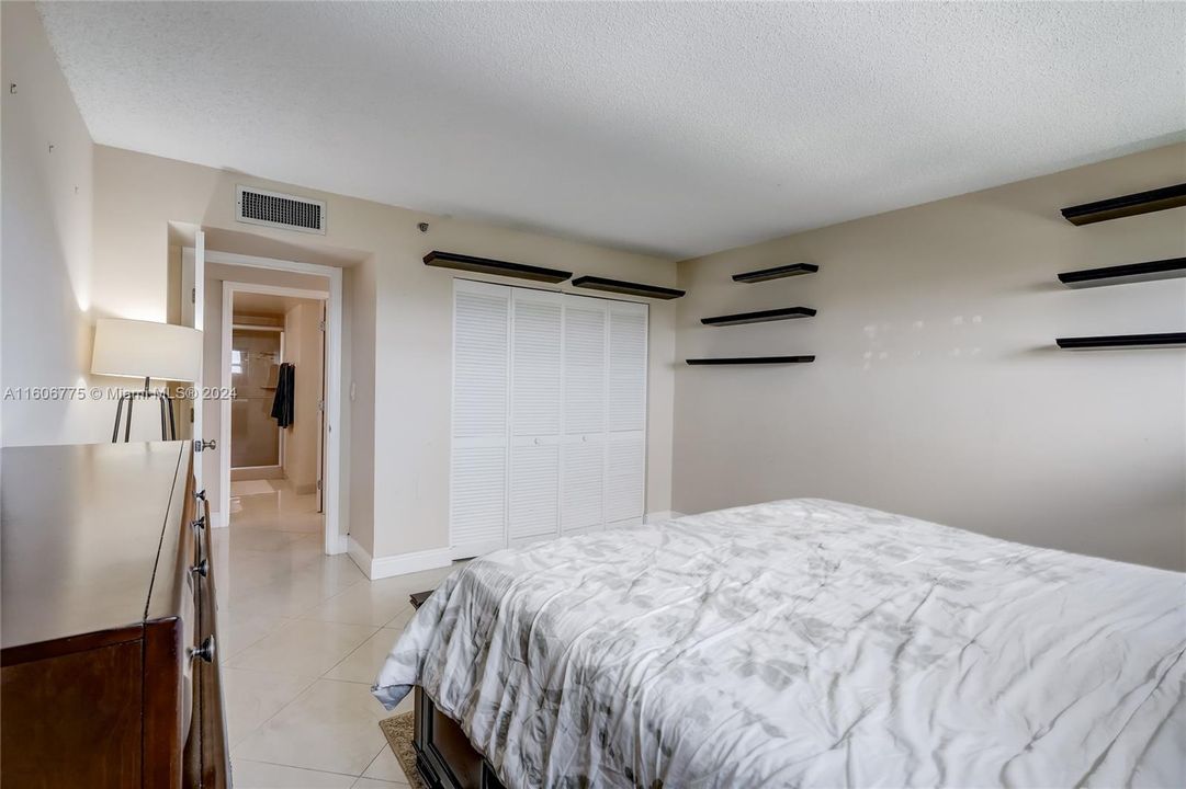 For Sale: $500,000 (2 beds, 2 baths, 1351 Square Feet)