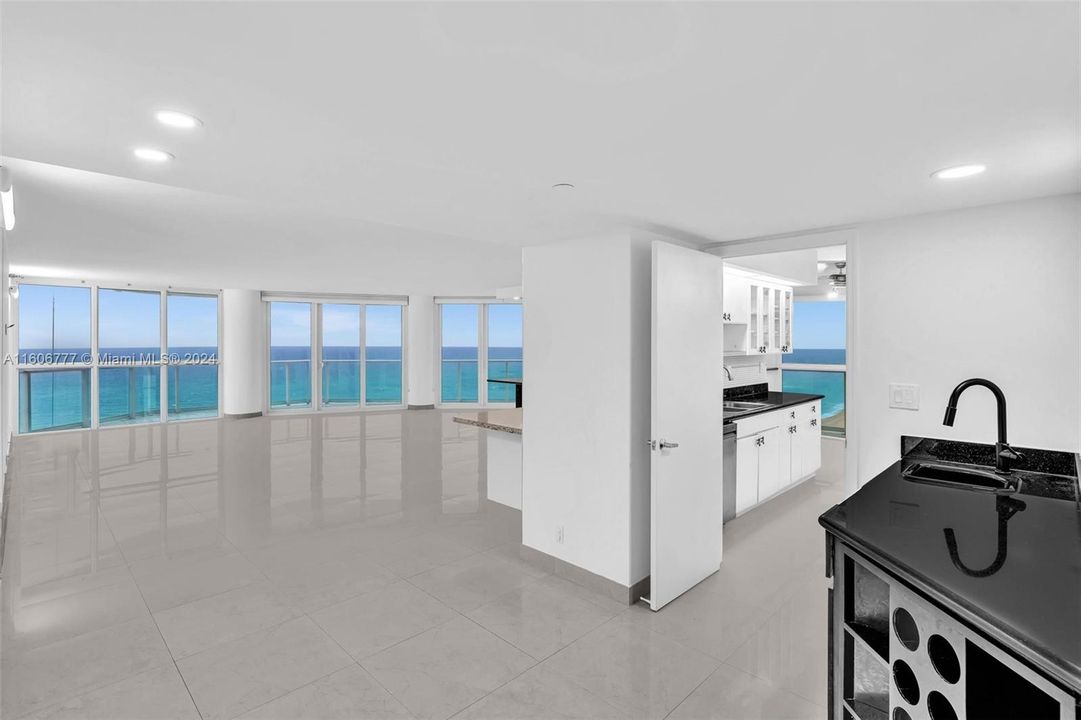 Recently Sold: $2,000,000 (3 beds, 3 baths, 2430 Square Feet)