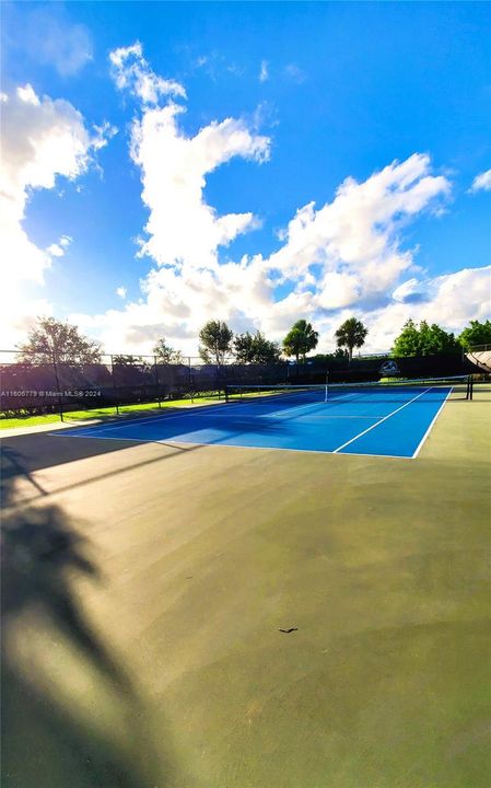 Community tennis court