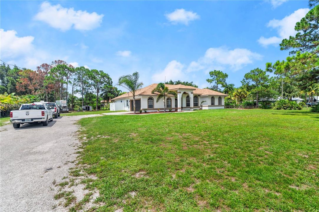 For Sale: $690,000 (4 beds, 2 baths, 1985 Square Feet)