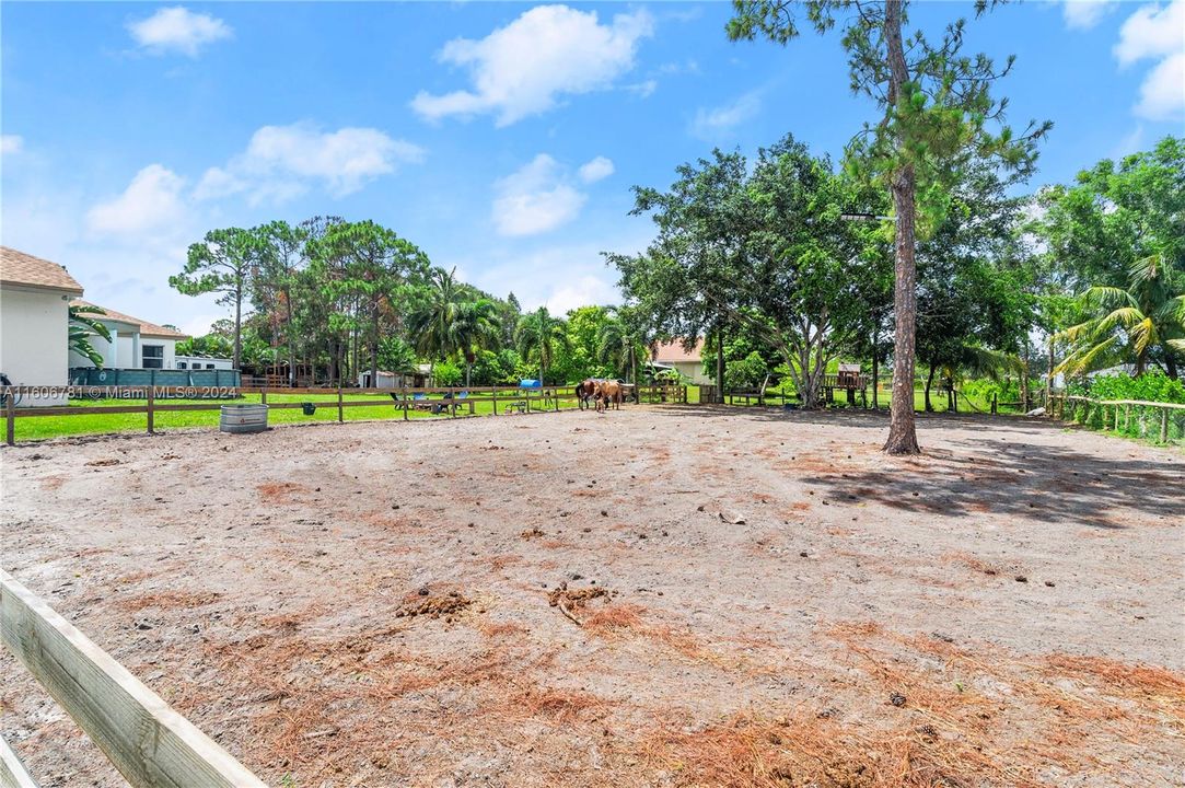 For Sale: $690,000 (4 beds, 2 baths, 1985 Square Feet)