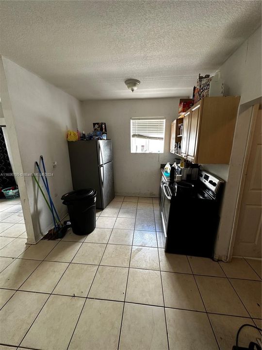 For Sale: $175,000 (1 beds, 1 baths, 465 Square Feet)