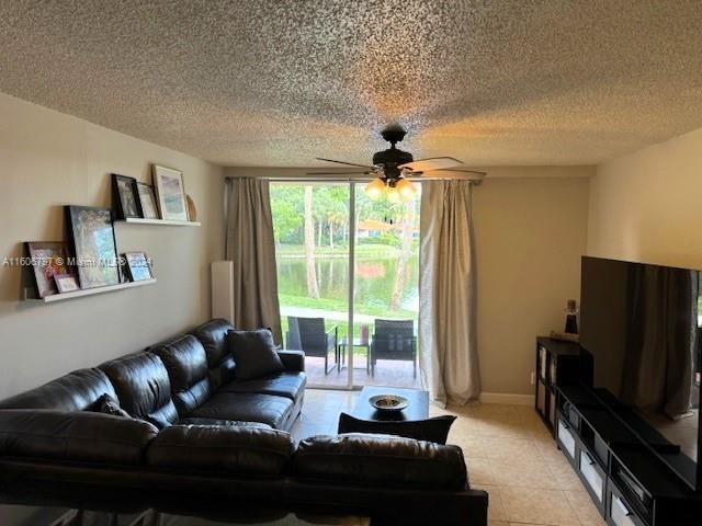 Recently Sold: $225,000 (1 beds, 1 baths, 734 Square Feet)