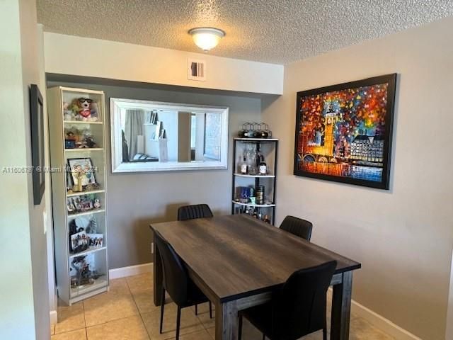 Recently Sold: $225,000 (1 beds, 1 baths, 734 Square Feet)