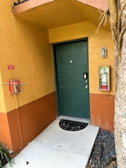 Recently Sold: $225,000 (1 beds, 1 baths, 734 Square Feet)