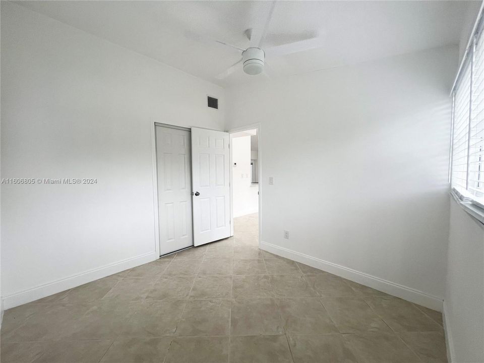 For Rent: $3,299 (3 beds, 2 baths, 1200 Square Feet)