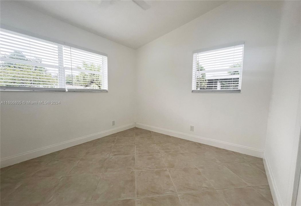 For Rent: $3,000 (3 beds, 2 baths, 1200 Square Feet)