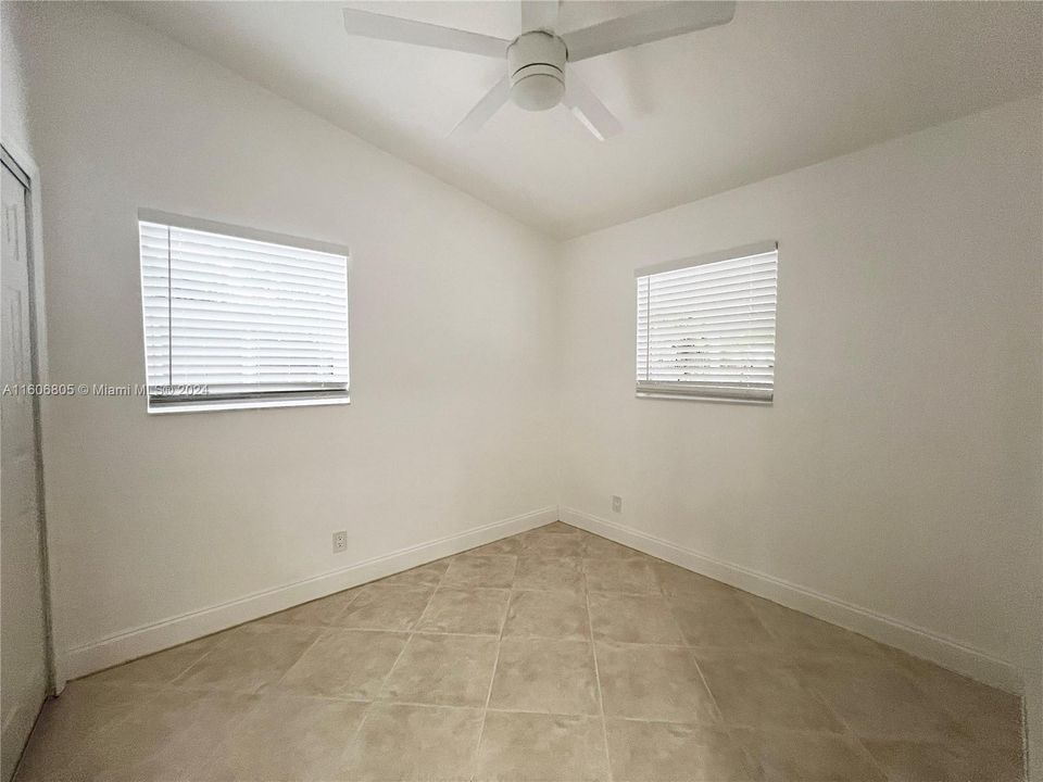 For Rent: $3,299 (3 beds, 2 baths, 1200 Square Feet)