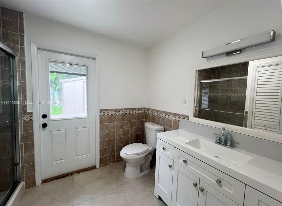 For Rent: $3,299 (3 beds, 2 baths, 1200 Square Feet)