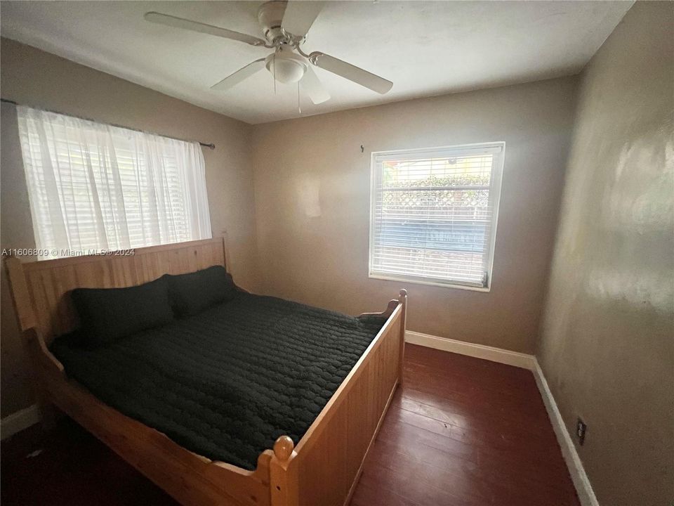 For Rent: $2,700 (2 beds, 1 baths, 1156 Square Feet)
