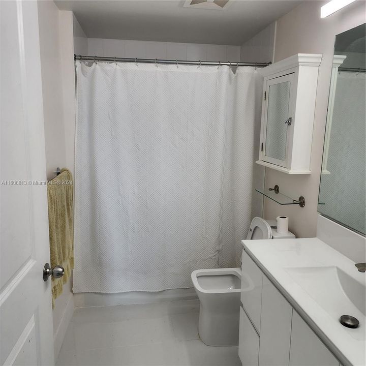 For Rent: $4,000 (2 beds, 2 baths, 1023 Square Feet)