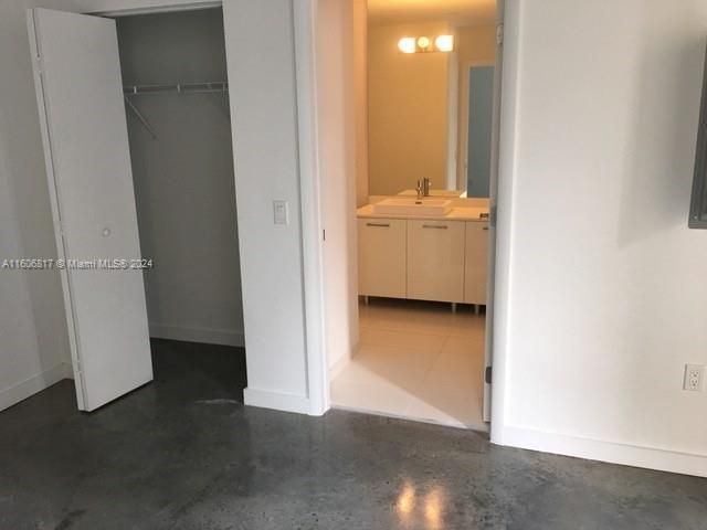 For Rent: $2,200 (0 beds, 1 baths, 430 Square Feet)