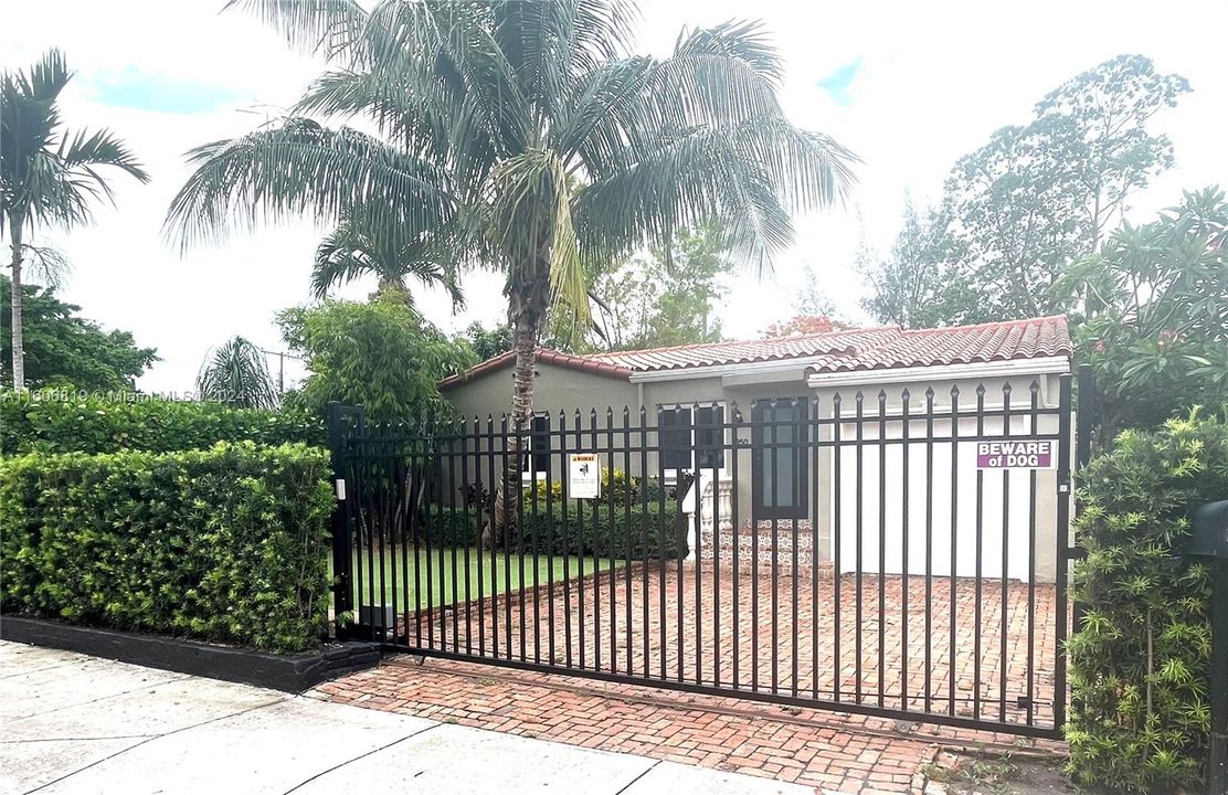 Recently Sold: $969,000 (3 beds, 3 baths, 1178 Square Feet)