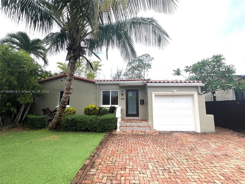 Recently Sold: $969,000 (3 beds, 3 baths, 1178 Square Feet)