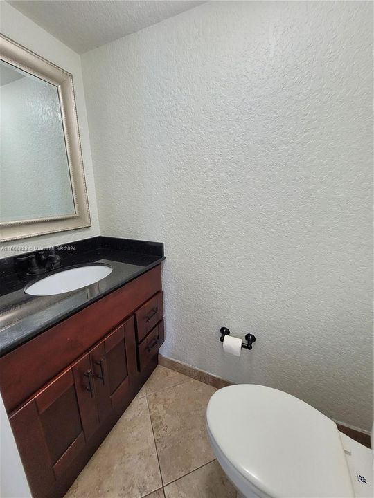 For Rent: $2,100 (1 beds, 1 baths, 850 Square Feet)